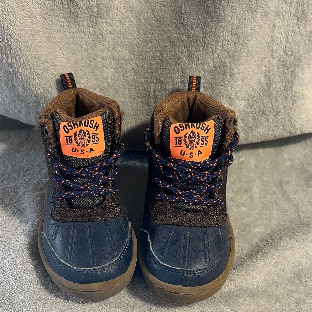 OshKosh B'gosh Kids Navy and Brown Boots